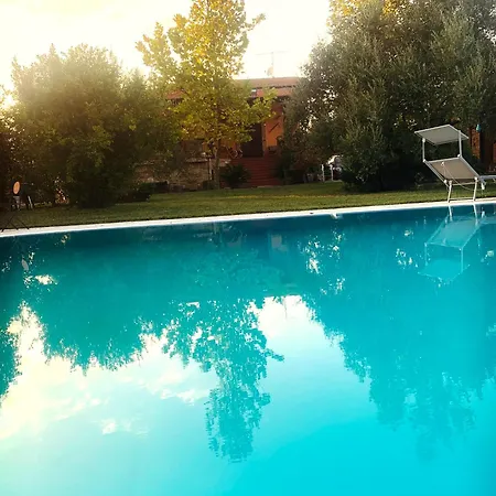 Giulia Villa Castello del Lago